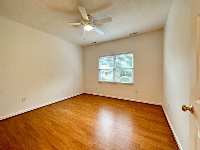 Building Photo - Beaver Creek 3 Bedroom/2 Bathroom Condo wi...