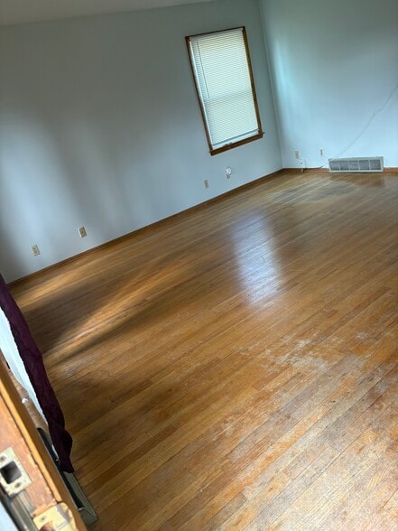 Living room - 5124 N 106th St