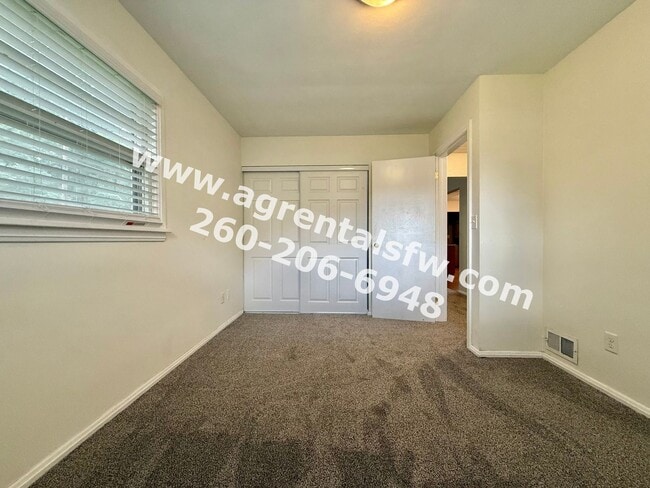 Building Photo - 4620 Taylor St