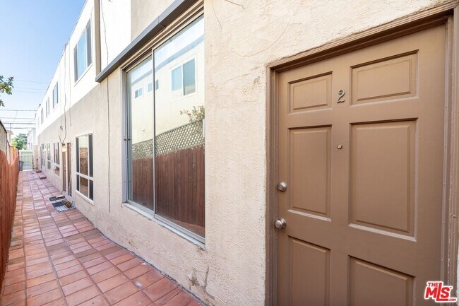 Building Photo - 1528 Berkeley St