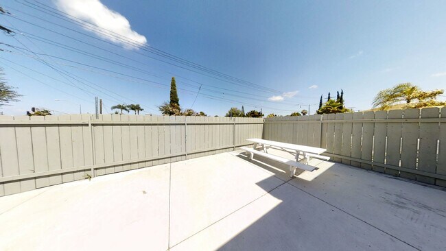 Building Photo - 6272-6274 Mary Lane Dr.