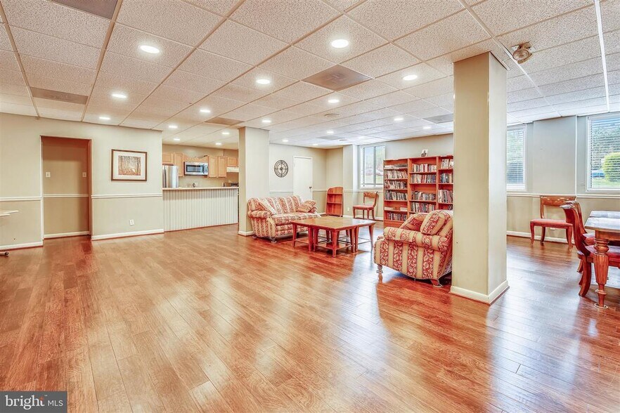 Social room - 8315 N Brook Ln