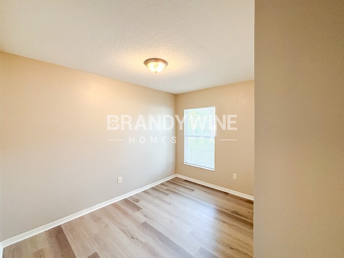 Building Photo - 4021 E Louisiana Ave