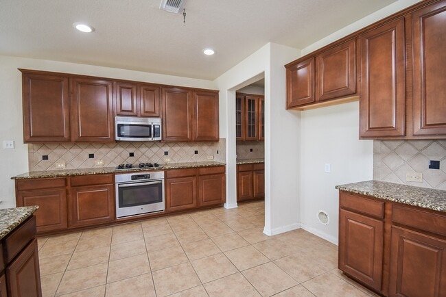 Building Photo - 6203 Ledger Ln