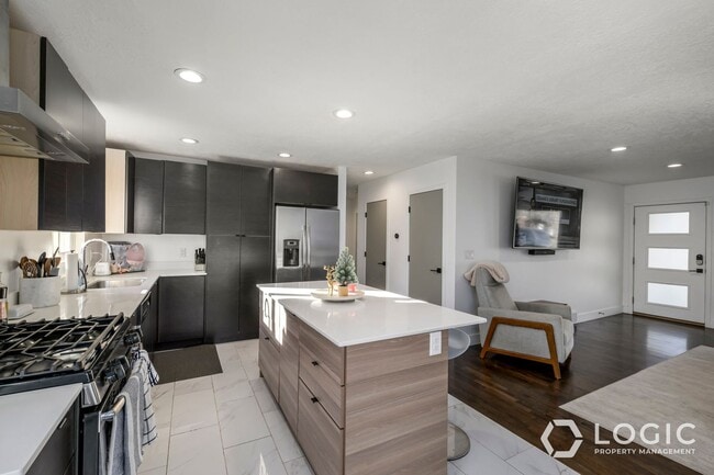 Building Photo - 3070 E 7070 S