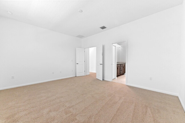 Building Photo - 4093 Longwood Lake Sq