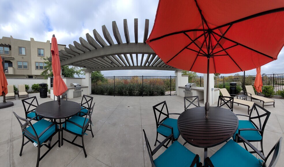 pool seating - 328 Lagoon Way