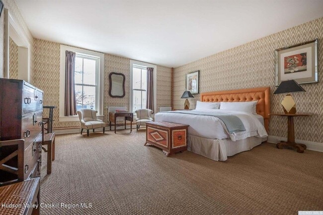 Building Photo - 613 Warren St