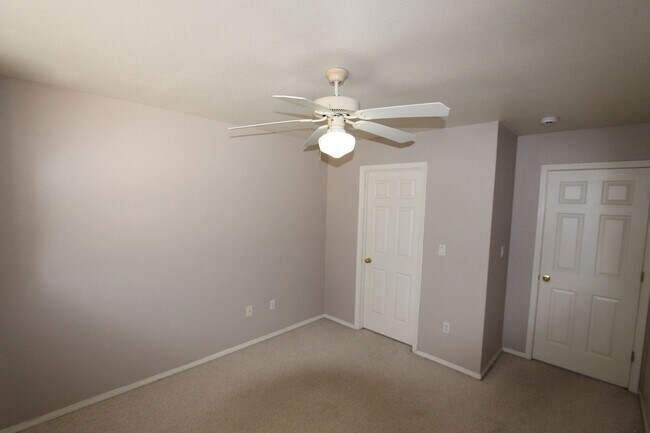 Building Photo - 3-Bedroom Condo in Ponderosa Trails | Backyard + Washer & Dryer