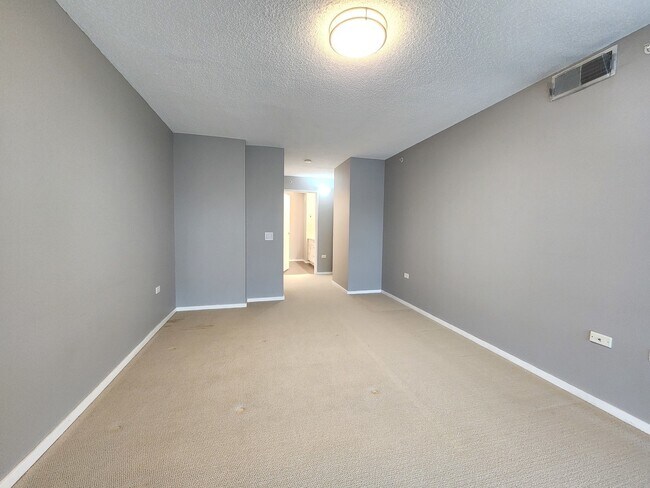 Building Photo - 9655 Woods Dr