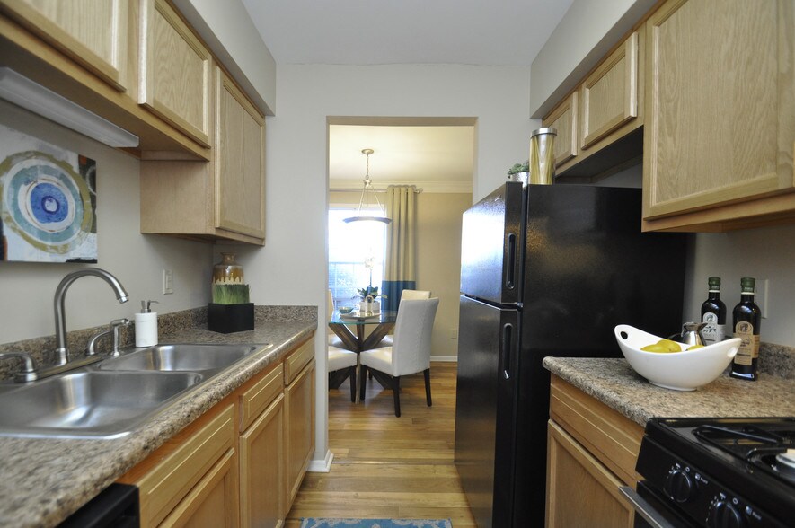 Pavilion Lakes Apartments Evansville, IN Apartment Finder