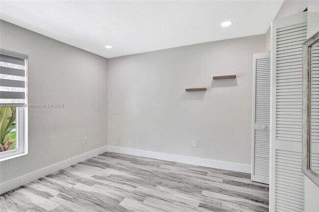 Building Photo - 13440 SW 17th Ct