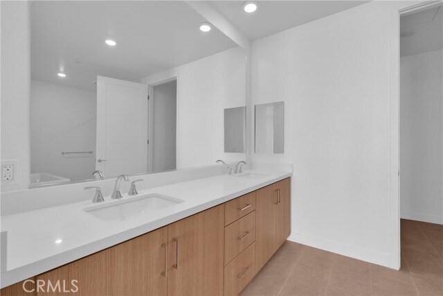 Building Photo - 3614 Rivington