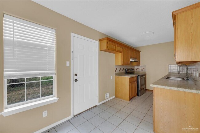 Building Photo - 3000 Ashley Pl