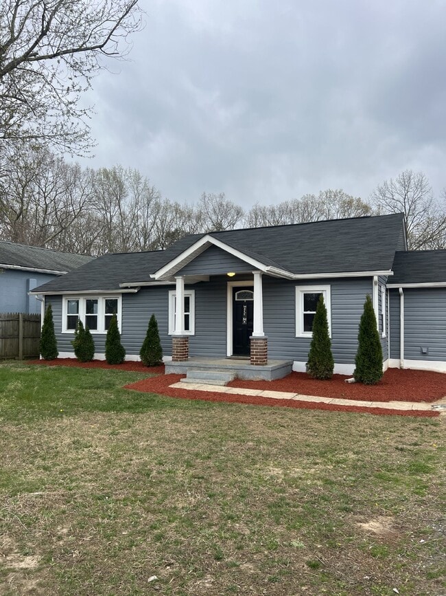 Primary Photo - Charming 3-Bedroom Home with 3 Full Bathro...