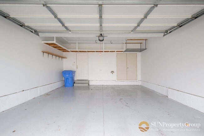 Building Photo - Stunning Townhome In Desirable Riverton Area