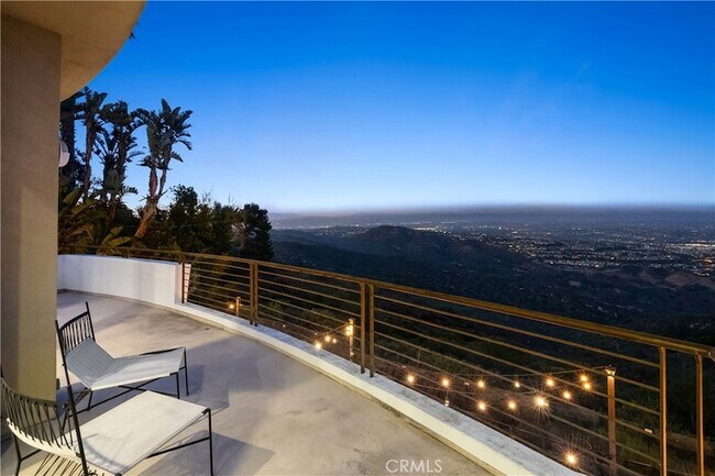 Building Photo - 3230 Tyrol Dr