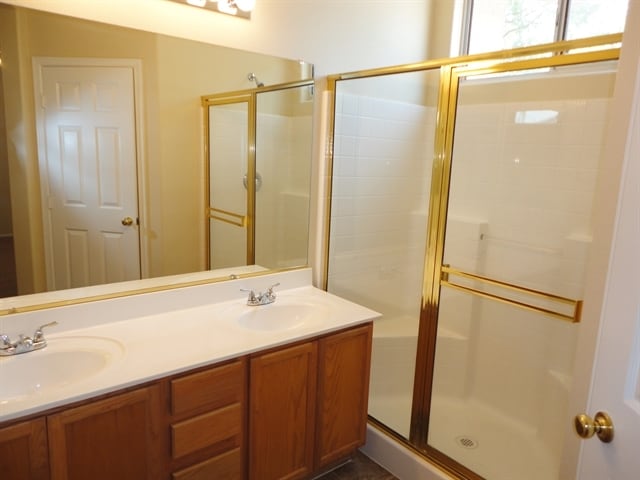 Building Photo - 14216 W Columbus Ave