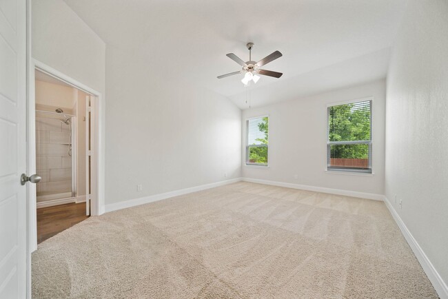 Building Photo - 4 Bedroom 3 Bathroom located in Copper Can...