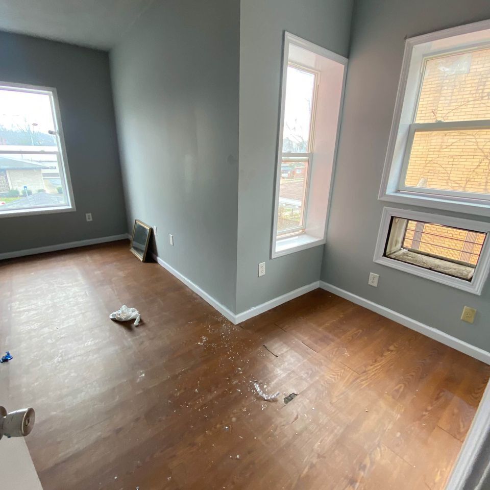 Building Photo - 446 6th Ave