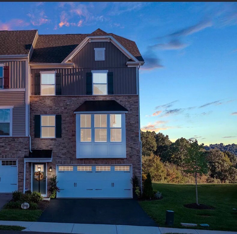 Building Photo - 110 Curtis Ct