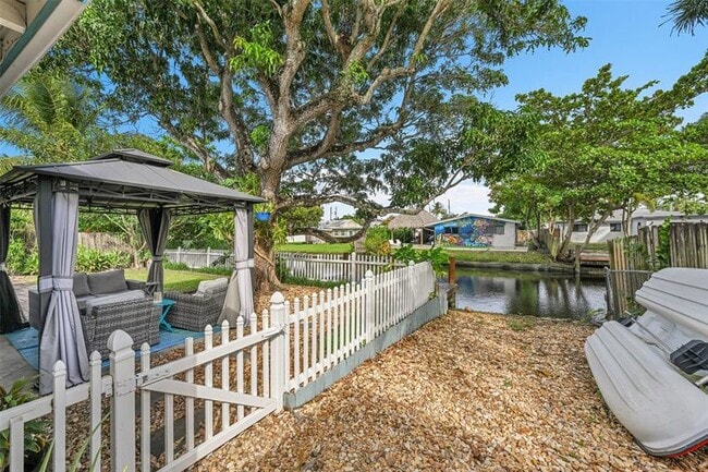 Building Photo - 1980 SW 28th Terrace