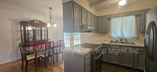 Building Photo - 8106 Tamalpais Ct