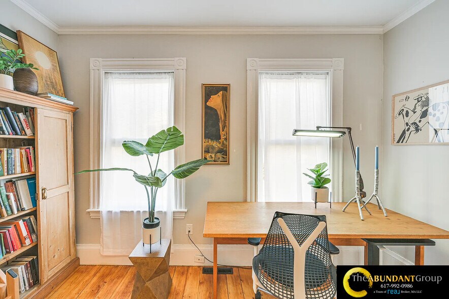 Building Photo - 44 Cottage St