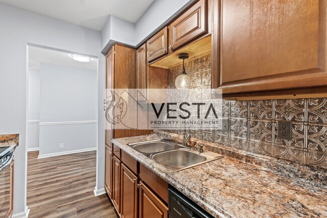 Building Photo - 110 Heywood Rd