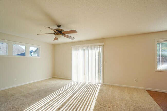 Building Photo - BEAUTIFUL THREE BEDROOM HOME IN VANCOUVER