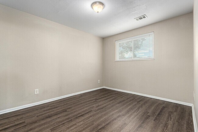 Building Photo - 16359 W 10th Ave