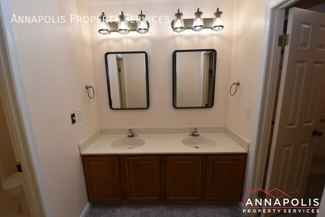 Building Photo - 418 Crane's Roost Ct