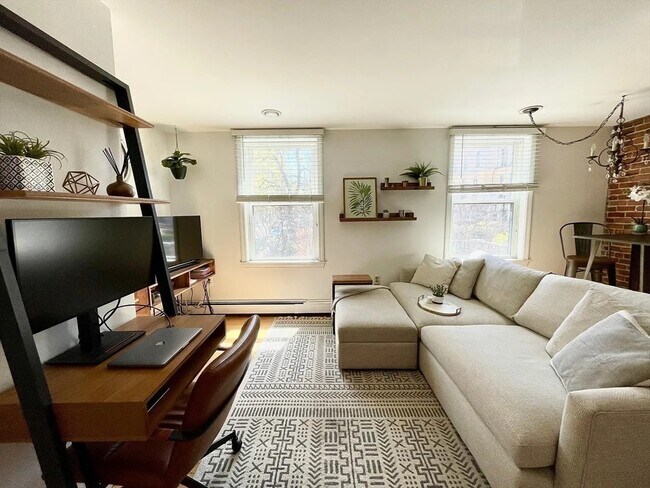 Building Photo - 4 Derne St