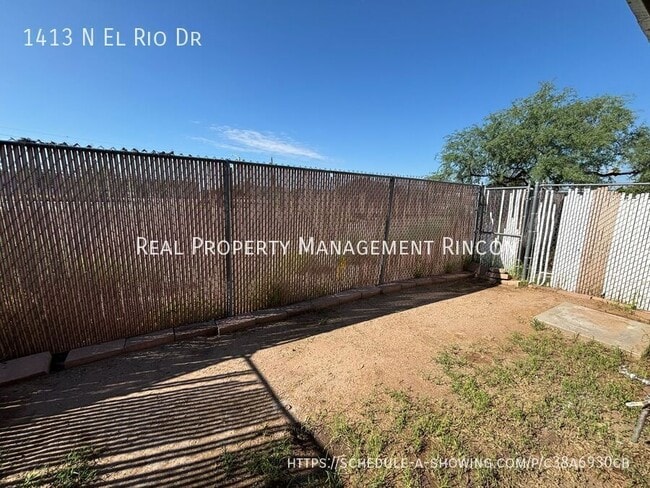 Building Photo - 1413 N El Rio Dr