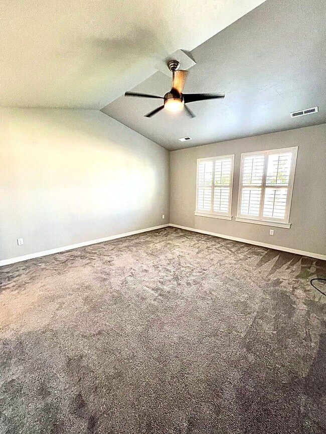 Building Photo - 4 Bedroom 2 bath 3 Car Garage Single Level Meridian.