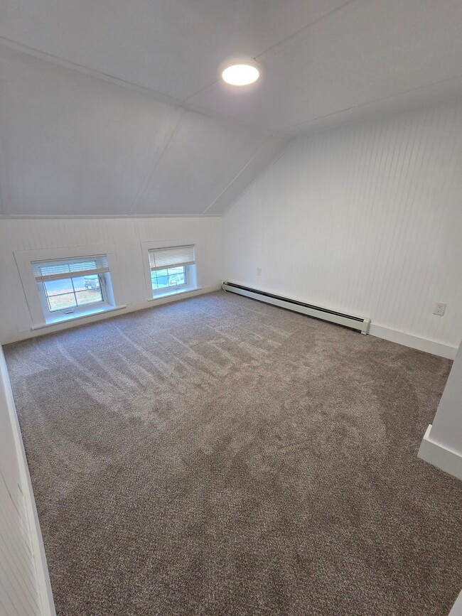 Building Photo - 12 S A St