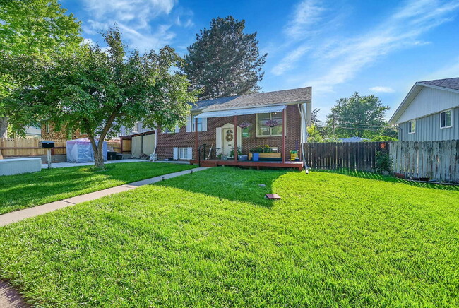 Building Photo - $2,795.00  - 4 Beds, 2 Baths, Single Famil...