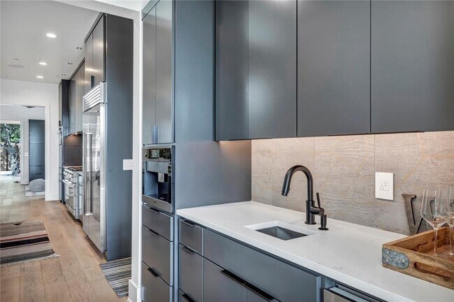 Building Photo - 4811 Timberline Dr
