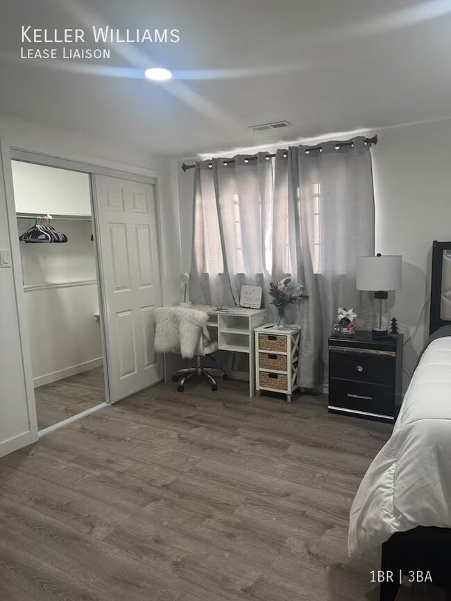 Building Photo - 1730 Blake St