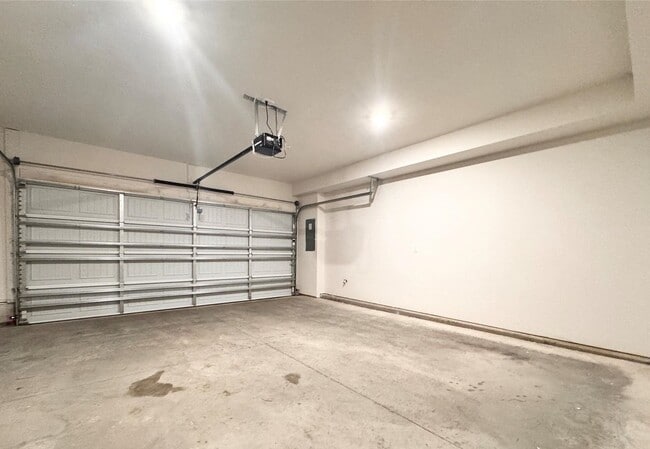 Building Photo - Enchanting 3-Story Single Home  | 4 BR/3.5BA | 2-Car Garage |In City Park Community!