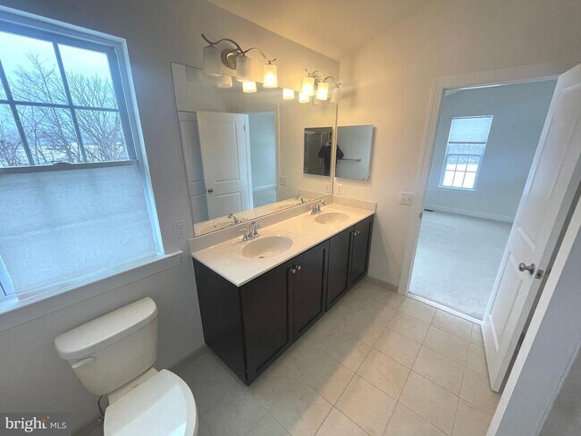 Building Photo - 365 W Boulder Dr