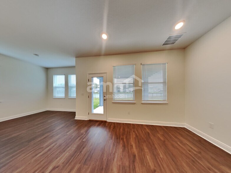 Building Photo - 6342 Emerald Hls Wy