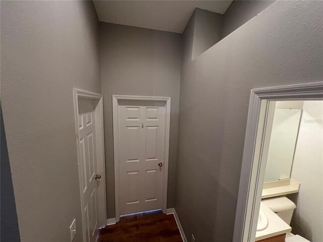 Building Photo - 676 Vallance Way NE