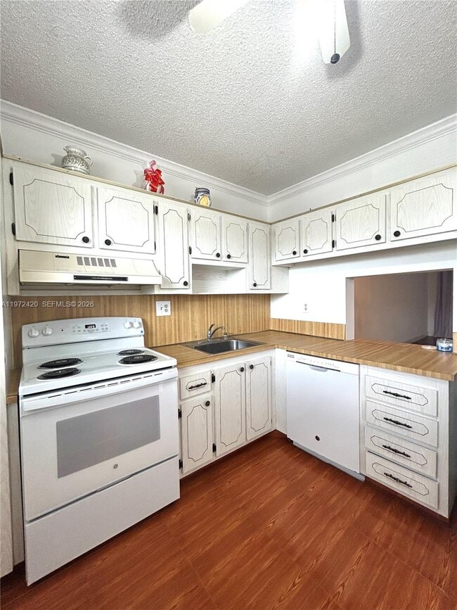 Building Photo - 6005 Del Lago Cir