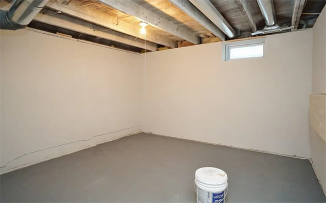 Building Photo - 541 W Belmont Ave