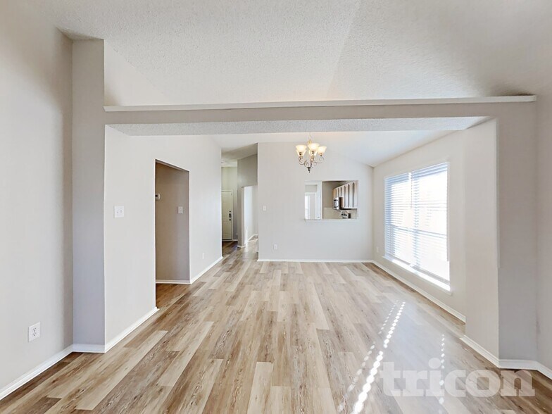 Building Photo - 2516 Concina Way