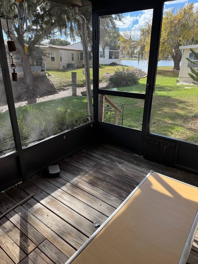 Building Photo - 638 N Edgewater Dr