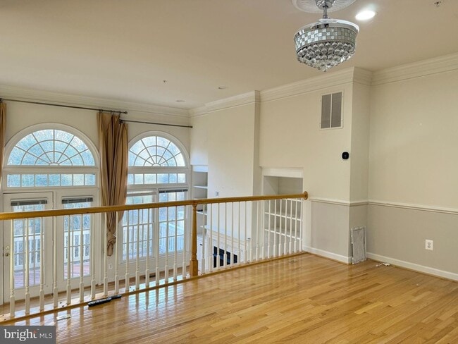 Building Photo - 819 Oak Knoll Terrace