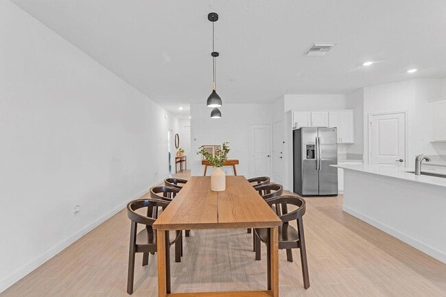 Building Photo - 7609 NW Archerfield Dr