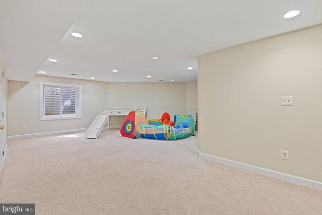 Building Photo - 2918 Glenvale Dr